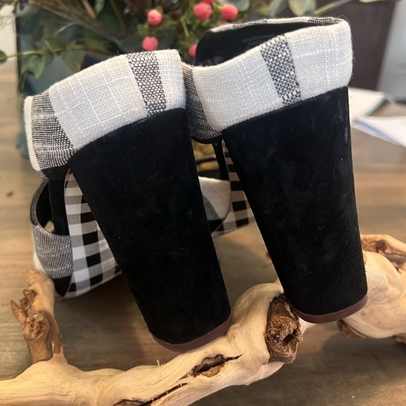 AD and Daughters black and white plaid with bow high heel slip one - Picture 7 of 12